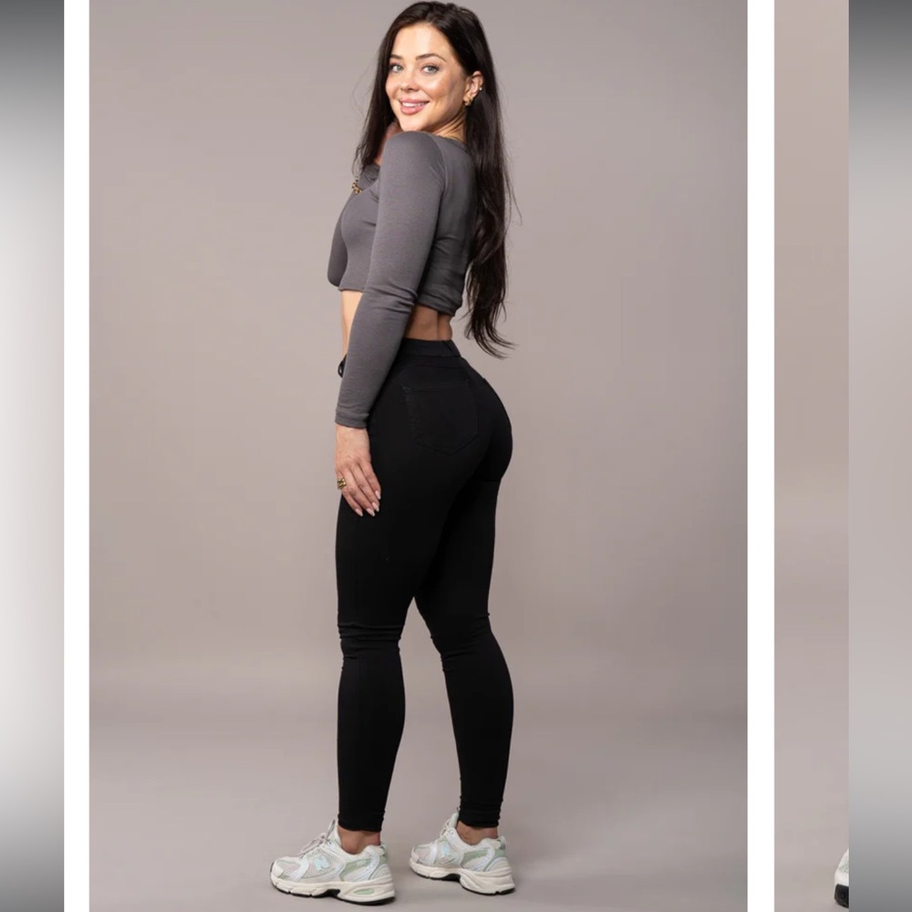 FITJEANS Contour Mid Waisted - Black Skinny Jeans - Picture 2 of 8